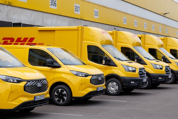 DHL eCommerce report finds logistics subscriptions and multi-carrier strategies are key to 2025 Peak Season success